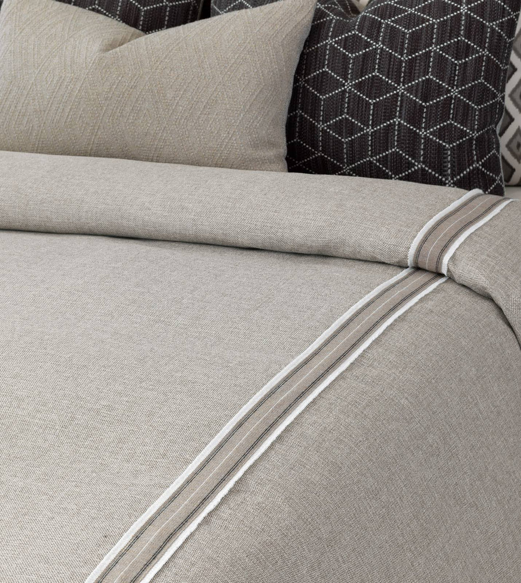 California King Button-Tufted Comforter Y5983