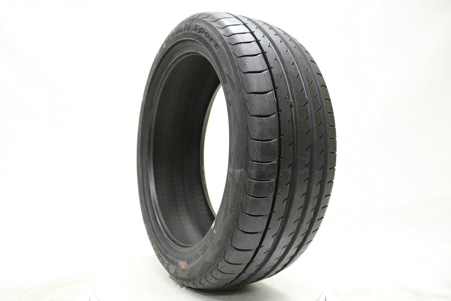 Performance Tire 235/50ZR18 101 Y Q12513