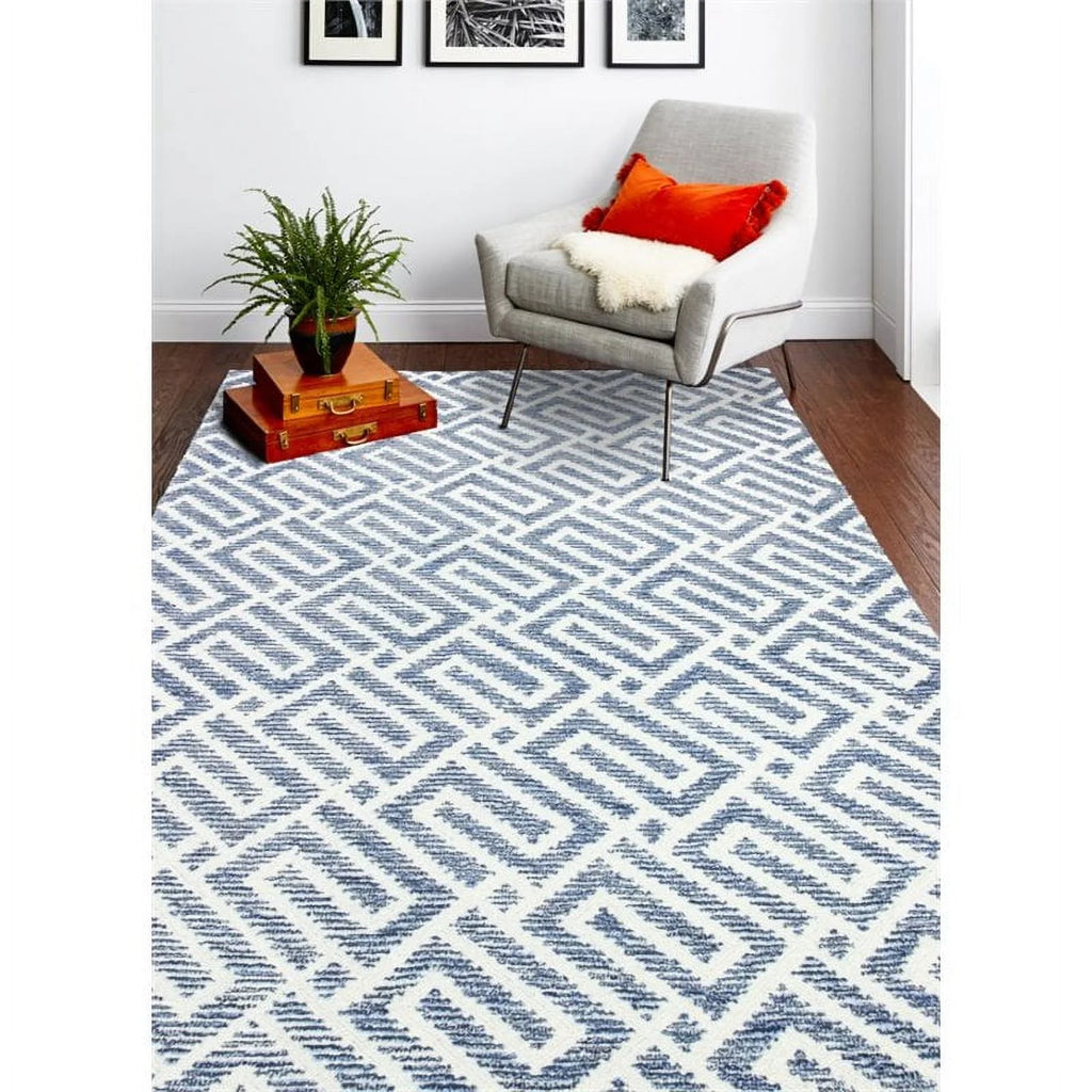 Ivory and Blue 7'6" x 9'6" Area Rug L98956