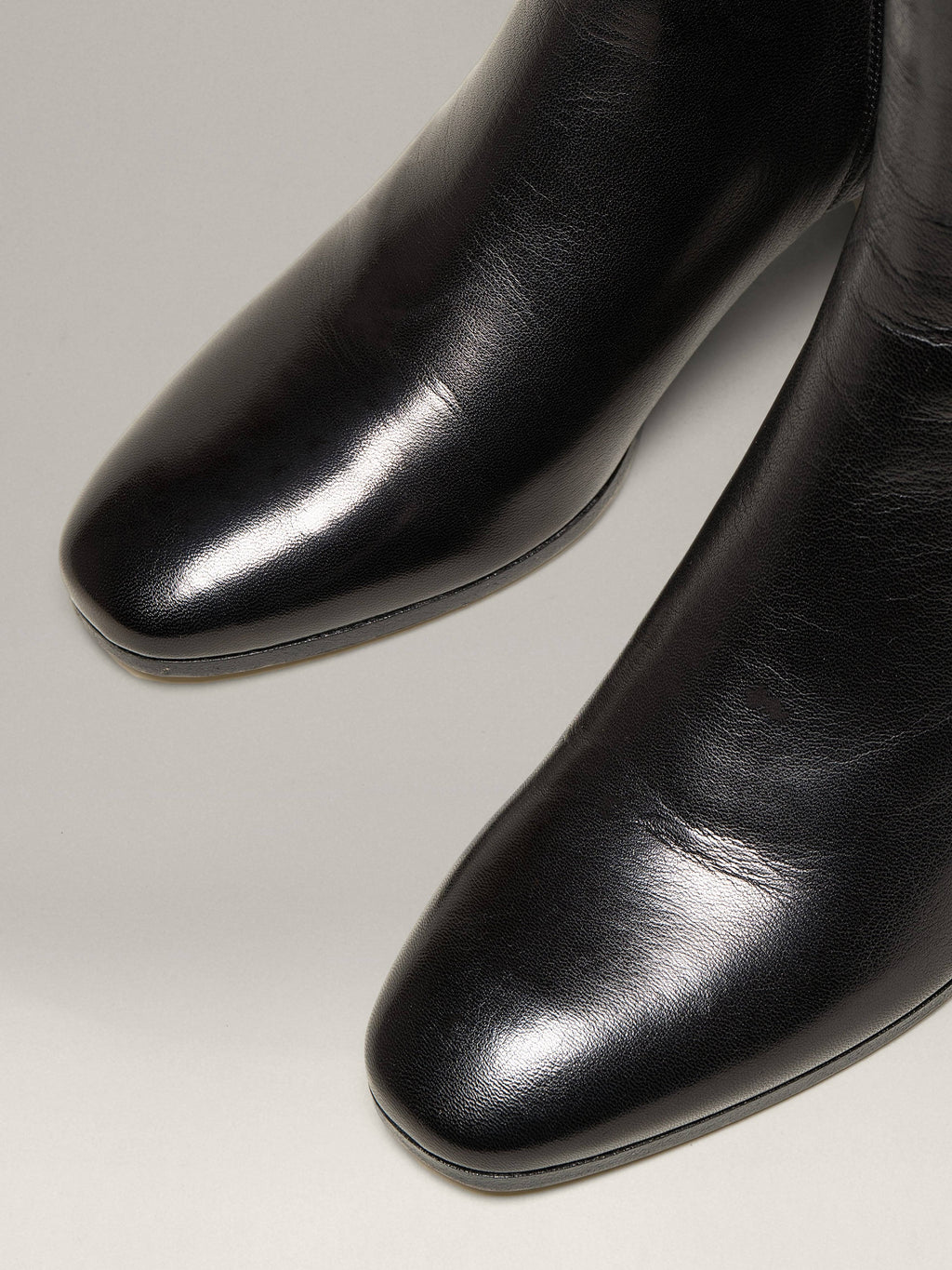 Black Leather Wrapped Heel Shoes B3512