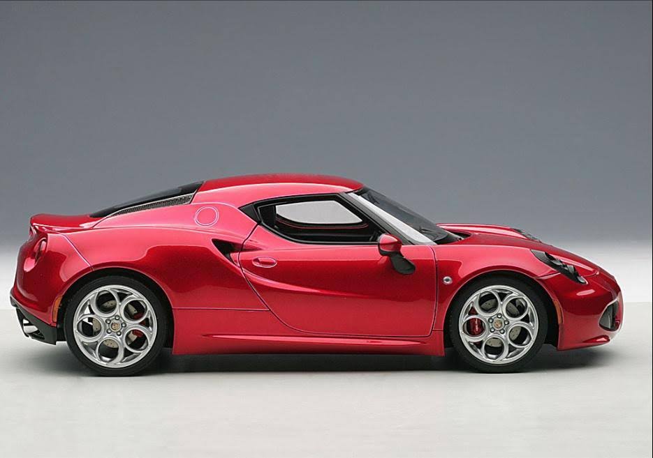 1/18 Alfa Romeo 4C Metallic Red F402942