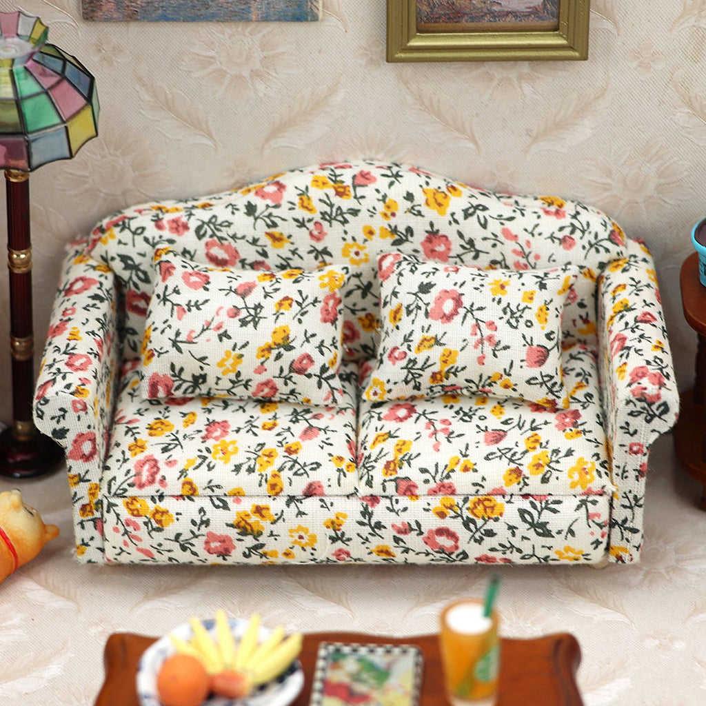 Miniature Dollhouse Couch with Pillow J879